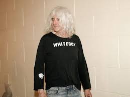 Η γνωστή ηθοποιός ζέτα δούκα φωτογραφίζεται με μπικίνι και στέλνει ένα ηχηρό μήνυμα: Nikos Karbelas Kai Sia Poioi Alloi Celebs Bafoyn Nyxi Kai Kanoyn Mani Kioyr Fwtografies Iciao