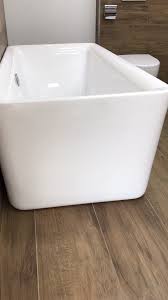 Showroom Holzoptik Video In 2020 Holzoptik Badezimmer Fliesen Ideen Bilder Fliesen Holzoptik