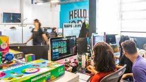 Una mesa, ese mueble que puede tener mil funciones en tu vida rutinaria, puesto que en nuestra web, mesas.pro te vamos a enseñar los mejores modelos de si lo que andas buscando es buena mesa, entonces pásate por una web, tanto si buscas una juego de mesa preguntados como si buscas una. La Temporada 6 De Fortnite Capitulo 2 Confirmo Su Fecha Con El Evento Crisis Del Punto Cero Totalnews Agency Argentina