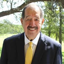 Southwestern Alumnus Ernesto Nieto '64, President and Founder of the  National Hispanic Institute, Dedicated to Creating Sustainable Leadership  Experiences in the Hispanic Community • Southwestern University
