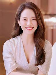 천성임 / chun seong im apodos: Song Ji Hyo Forsakes Her Usual Actress Image To Get In Character With Her Most Recent Costume Starbiz Net