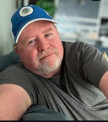 Ok...All MARRIED, 💍💍💍💍engaged or 😍dating COUPLES😍- make this your  status and answer honestly! •Who's older