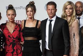 Als sie gerade 18 jahre alt, nils, thomas und andreas hielten sich für unsterblich. Premiere Klassentreffen 1 0 Mit Til Lilli Dana Schweiger Ralf Moller