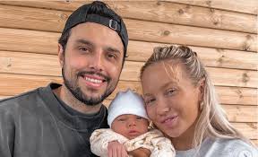 Influencer Elle Darby returns to IG after suddenly losing over 100K  followers due to racist tweets