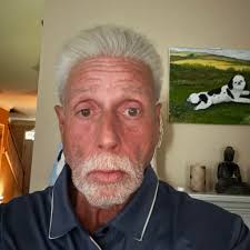 Should I leave a gap in the C8 hood for the battery tender?