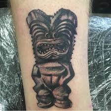 Tattoos which wrap around the ankle are eye catching Tattoo Alboyee Walk Ins And Appointments Are Available Call 808 874 6000 Or Visit Paradisetattoomaui Com To Book Onlin Paradise Tattoo Tattoos Tiki Tattoo