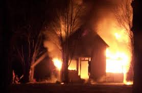 Resultado de imagem para icasa pegando fogo