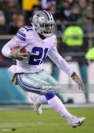 Running Back Ezekiel Elliott Of The Dallas Cowboys Carries For A Dallas Cowboys Football Team Dallas Cowboys Cowboys