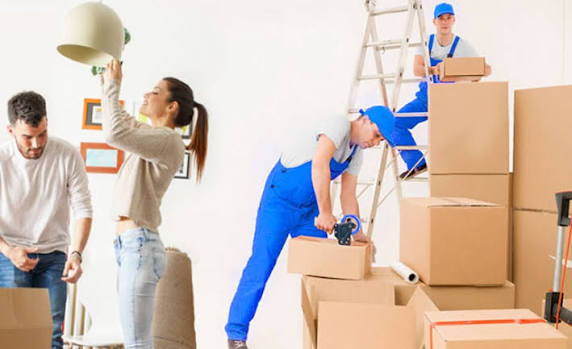 When It Makes Sense to Hire a Mover in Stratford, CT