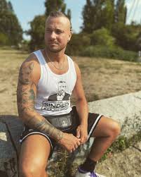 500 frauen will er im bett gehabt haben! Fur Karriere Ex On The Beach Eric Verzichtete Auf Liebe Promiflash De