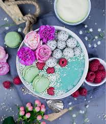 Regram Via Fan Tasty C Zu Dieser Wunderschonen Spirulina Susslupinenbowl Mit Drachenfrucht Trinkt Die Liebe Carina Einen Match Smoothie Bowl Food Foodie Art