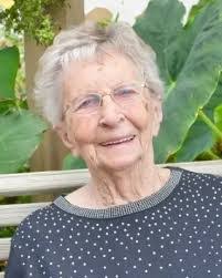 Florence Armstrong's Instagram, Twitter & Facebook