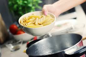 En oficina empleo encontrarás todas las ofertas de trabajo de ayudante de cocina. Todo Lo Que Tienes Que Saber Para Trabajar Como Ayudante De Cocina