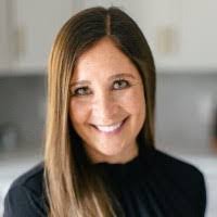 Betsy Hebert's Instagram, Twitter & Facebook