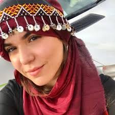 Adriana Olivas (@adresh_m)