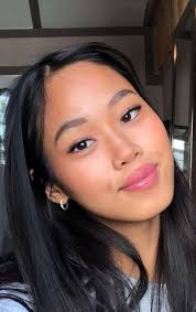 This girl looks insane. You can see the photos better if you click