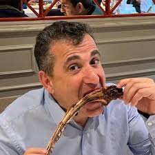 Daniel Piñeiro (@danipise)