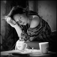 Black And White Woman Drinking Coffee Pin On Foto Slide Cugina