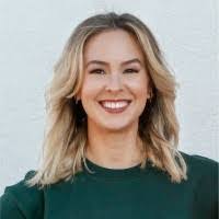 Traci Clemens's Instagram, Twitter & Facebook