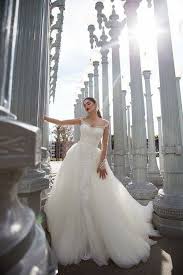 Kaufen preiswerte günstige brautkleider und brautmode mit erstklassiger qualität nach maß.bei milanoo gibt es mehr als 800 wunderschöne brautkleider styles.shoppen sie jetzt ihre trauhafte. Pin Auf Brautkleider Und Accessoires