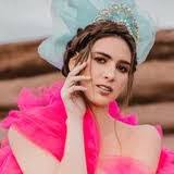 Andrea Revilla's Instagram, Twitter & Facebook