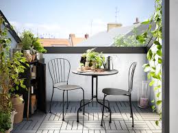 Applicando spunti creativi astuti, volti all'ottimizzazione della metratura e alla valorizzazione del layout. Come Arredare Un Piccolo Balcone Santamargheritamag