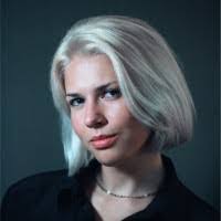 Erin Light's Instagram, Twitter & Facebook