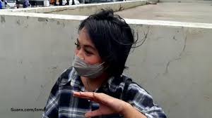 Brand fashion milik lesti ini menjual berbagai fashion item seperti blouse, celana, scraf hingga brand lesti daily sendiri memang pertama kali diumumkan di instagram pribadi lesty, 2 hari sebelum. Lesti Kejora Runs Away When Asked About Similarities To Cimoy Montok