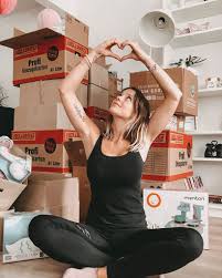 Auf instagram gab sie nun die trennung bekannt. Neues Zuhause Zieht Anne Wunsche Mit Ihrem Karim Zusammen Promiflash De