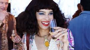 Zoe Kravitz S Disco Makeup Was Even Better Than The Meryl Slap Party Makeup Looks Disco Makeup Party Makeup