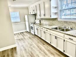 Need to change the existing dark stain to white for the kitchen cabinet. 318 N Wilmore St Gallatin Tn 37066 House For Rent In Gallatin Tn Apartments Com