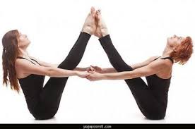 Yoga Posturas 2 Personas 65 Ideas Two People Yoga Poses Yoga Poses For Two Yoga Challenge Poses