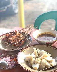 Sate ambal yang merupakan kuliner khas kebumen, jawa tengah dan mudah ditemukan di beberapa lokasi di kota tersebut. 15 Makanan Khas Kebumen Harga Dan Rekomendasi Resto