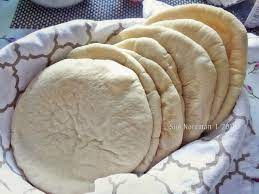 Ya, roti ini sangat cantik karena memiliki bentuk seperti pita. Roti Arab Pita Yang Sangat Lembut Swesia S Journey