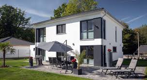 Modern, offen, von licht durchflutet und von der sonne geküsst. Stadtvilla Mit Walmdach Von Helma Eigenheimbau Ag