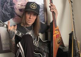 It is with heavy hearts and great sadness that we have to announce the passing of alexi laiho. C Tgnztalhkhnm