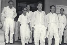 How did dr goh and dr toh's qualities and contributions help the pap government govern singapore well after independence? Hi Life