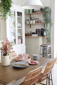La Maison De Coralie Du Blog Elles En Parlent Qui A Cree Un Interieur Retro Et Delicat A Design De Cuisine De Luxe Cuisines Maison Interieur Moderne De Cuisine