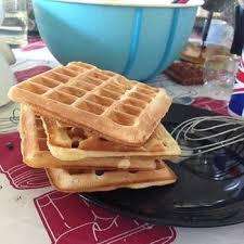Gaufres Croustillantes Et Moelleuses La Cuisine D Adeline Recette En 2020 Gaufres Croustillantes Recettes De Collations Gaufres
