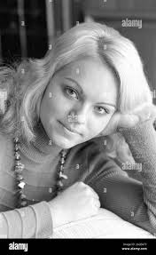 Womens fashion 1971 Schwarzweiß-Stockfotos und -bilder