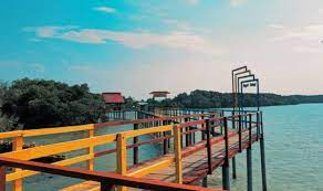 Kamu bisa memanfaatkan gps untuk menuju ke lokasi. Pantai Kutang Review Foto Harga Tiket Masuk 2021