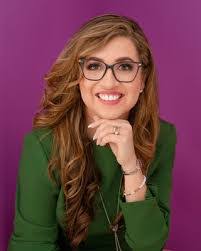 Carolina Ferrer's Instagram, Twitter & Facebook