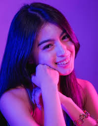 litz heart thinker ♡ (@heartryanpics)