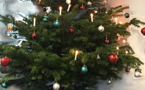 Traditionell immer der erste samstag nach heilige drei könige, dieses mal also erst am 13.01.2018. Traditionell Fliegt Ab Heute Der Weihnachtsbaum Raus Hellweg Radio
