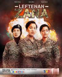 Lamunan zana terhenti bila osman muncul dan osman sempat mengusik zana bahawa masih ada peluang untuknya menjadi askar selepas graduan nanti. Tonton Drama Leftenan Zana Episode 11 Hiburan