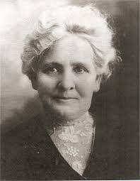 Etta Potter's Instagram, Twitter & Facebook