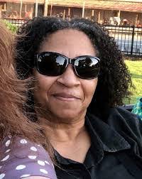 Cindy Hull's Instagram, Twitter & Facebook