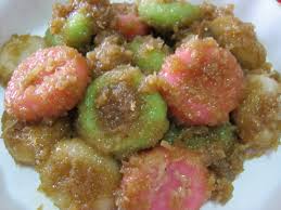 Natural colouring using pandan leaf extract. 5 Kuih Yang Masyhur Di Negeri Cik Siti Wan Kembang Dapur Pts