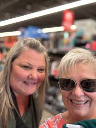 I asked the lady that I was talking to in the Aisle of Shame if she wanted  to CAW CAW and she looked at me like I was from another planet!🤣😂 I