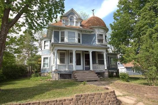 Queen Anne Victorian with 6 bedrooms for 170000